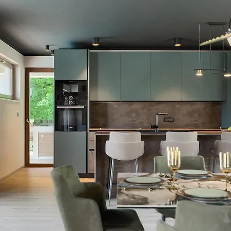 Nicol Tireli Hébergement de vacances *